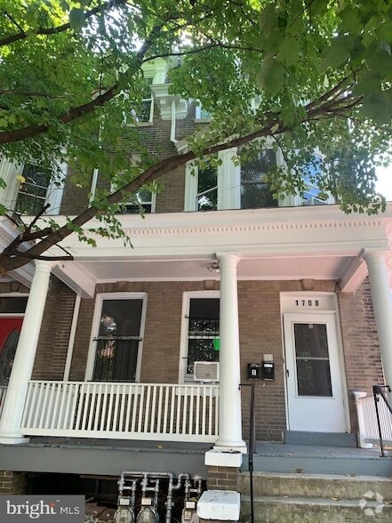 Building Photo - 1708 Kilbourne Pl NW