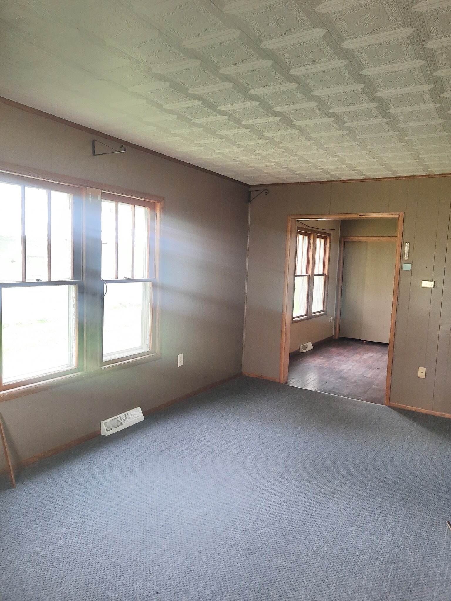 Livingroom - 608 W Church St