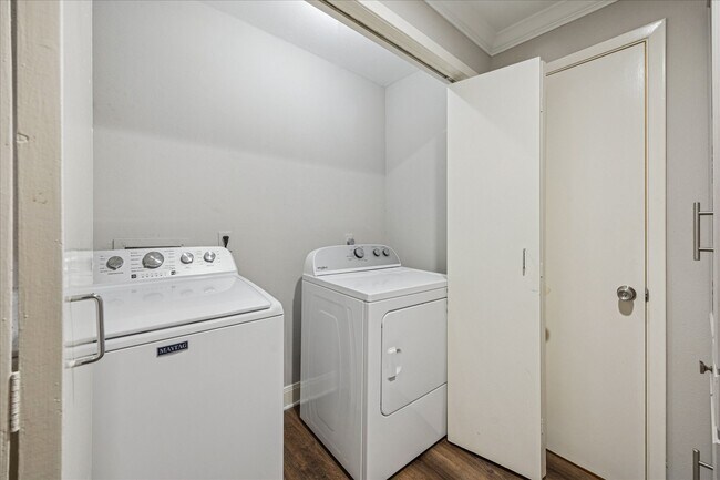 Building Photo - 1615 Prairie Mark Ln