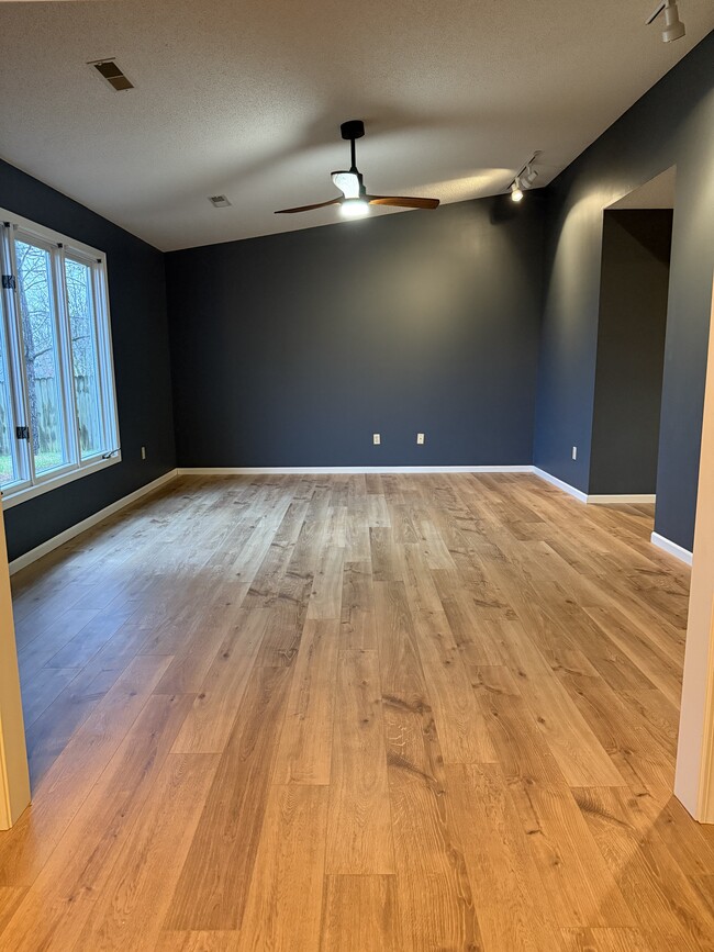 Building Photo - 1109 Chadwick Dr