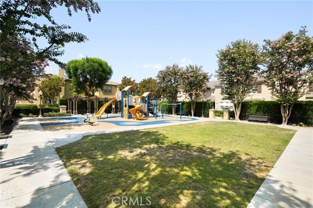 Building Photo - 13190 Murano Ave