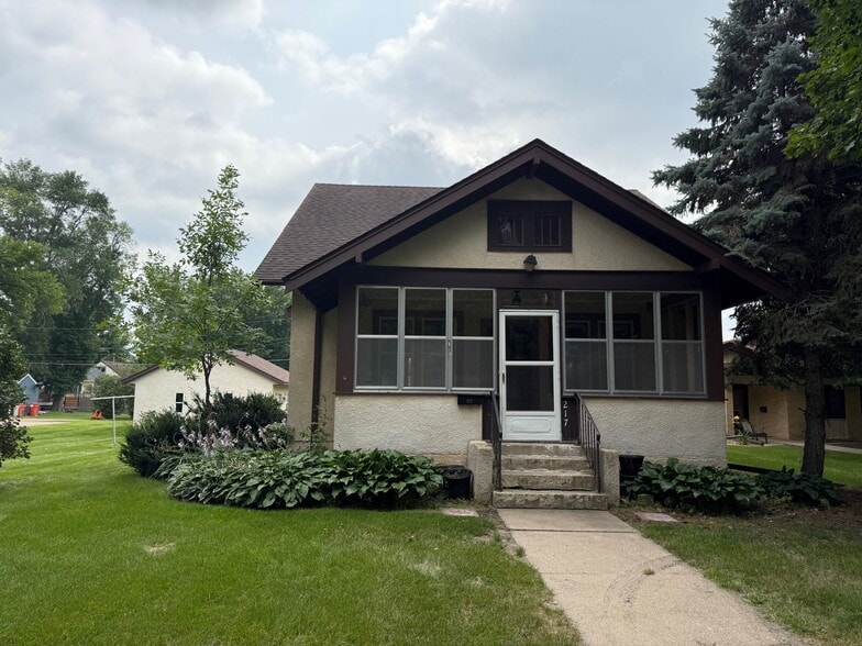 Primary Photo - 217 E 2nd St