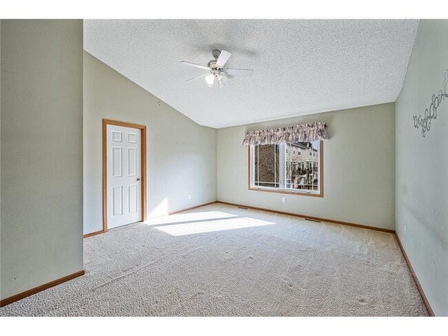 Building Photo - 5046 Yuma Ln N