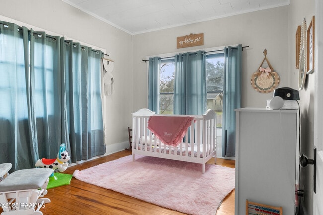 Building Photo - 501 Daspit St