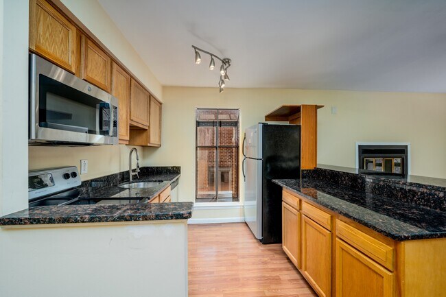 Building Photo - 35 Andrew Pl