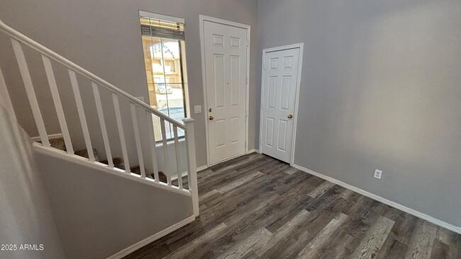 Building Photo - 14719 W Poinsettia Dr