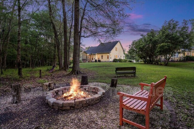 Building Photo - 127 Blackwater Dr