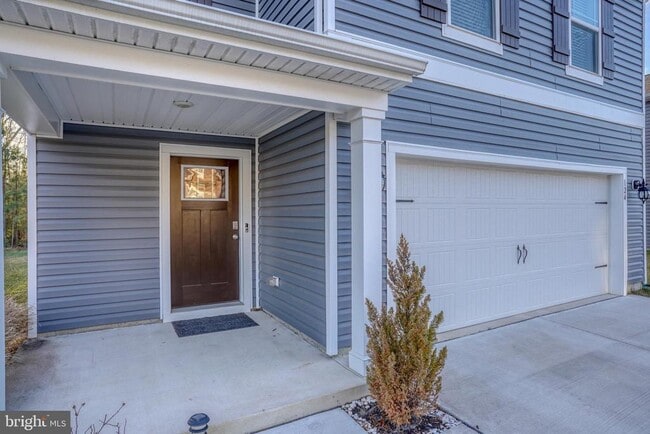 Building Photo - 124 Currant Cir