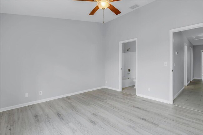 Building Photo - 9968 NW 57th Manor