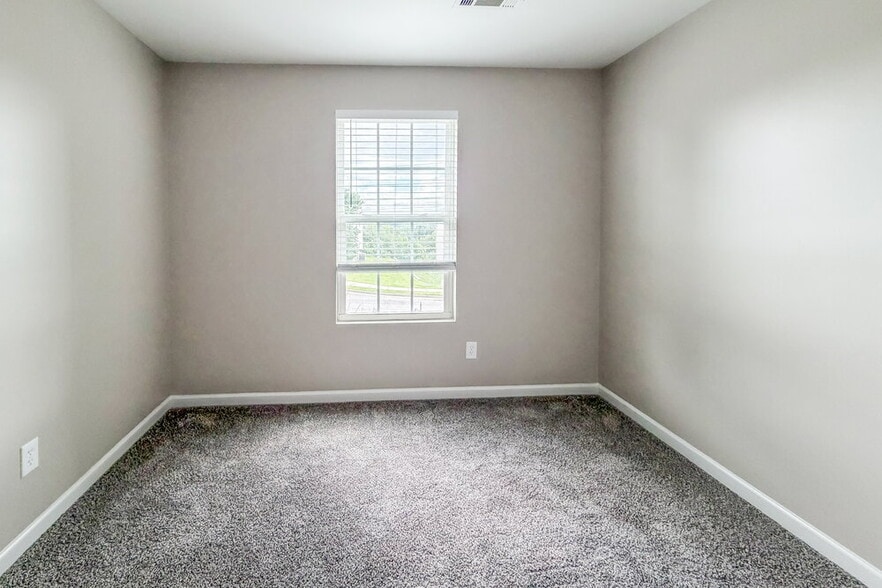 Building Photo - 2653 Jordan Ridge Dr