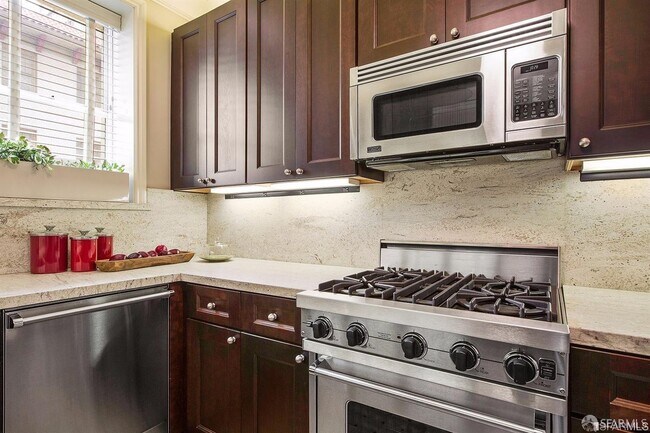 Building Photo - 850 Powell St