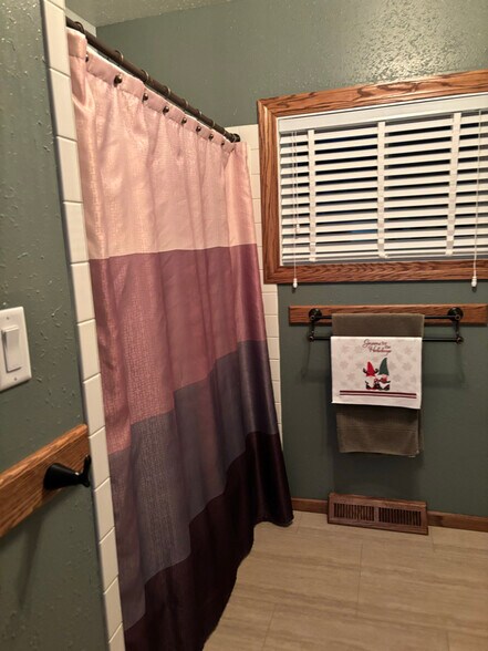 Building Photo - 36 Northshore Dr