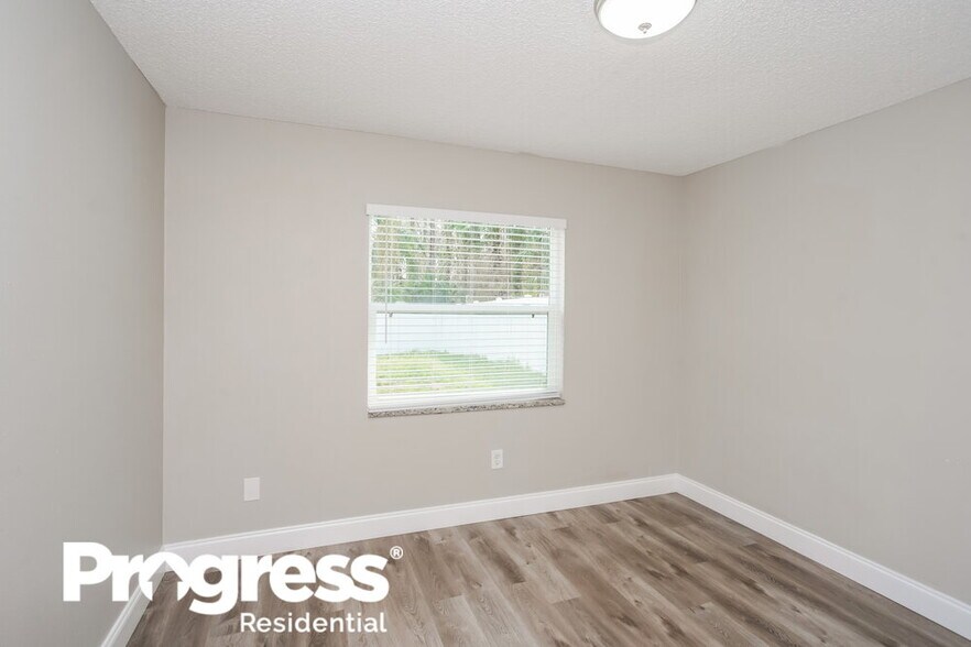 Building Photo - 14007 Ridgedale Way