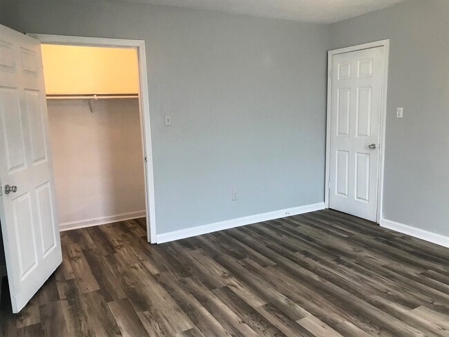 Building Photo - 920 Prater Rd