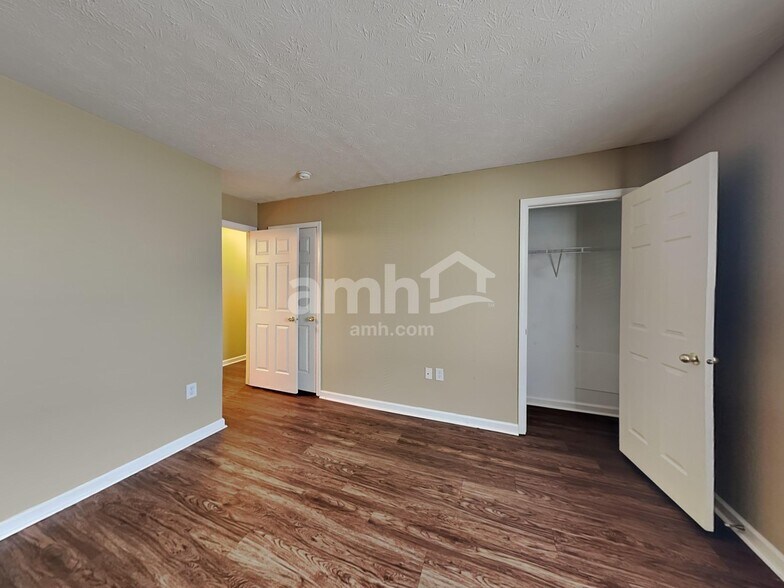 Building Photo - 12276 Carriage Stone Dr