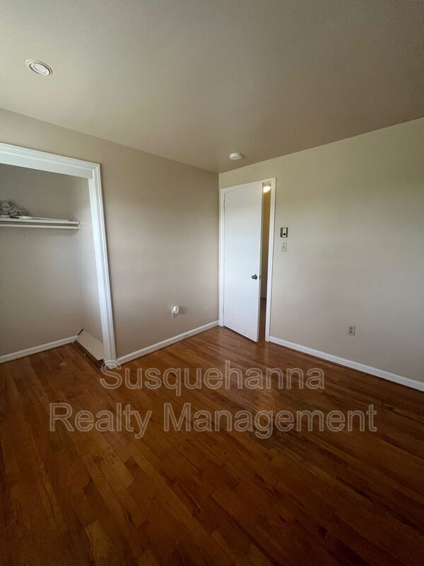 Building Photo - 529 Stone Hill Rd