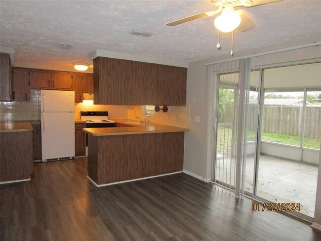 Building Photo - 8947 Cairo Ln