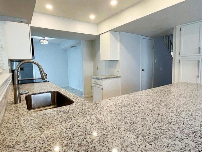 Building Photo - 14423 Cypress Leaf Dr