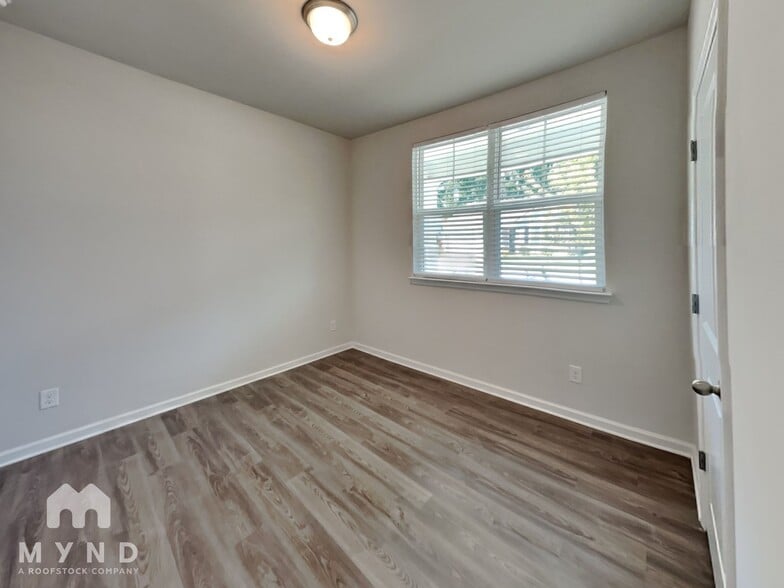 Building Photo - 683 Riverwood Pass