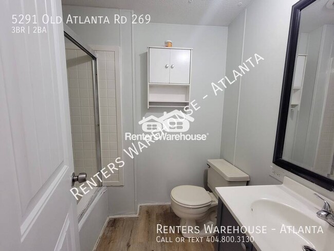 Building Photo - Spacious 3 Bedroom in quiet Mobile Park Ha...