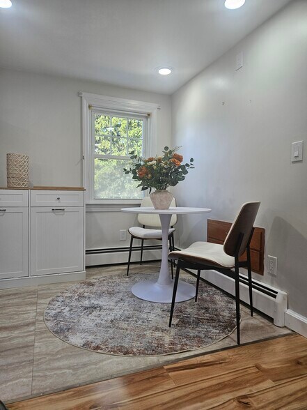 Building Photo - 115 N Hull St