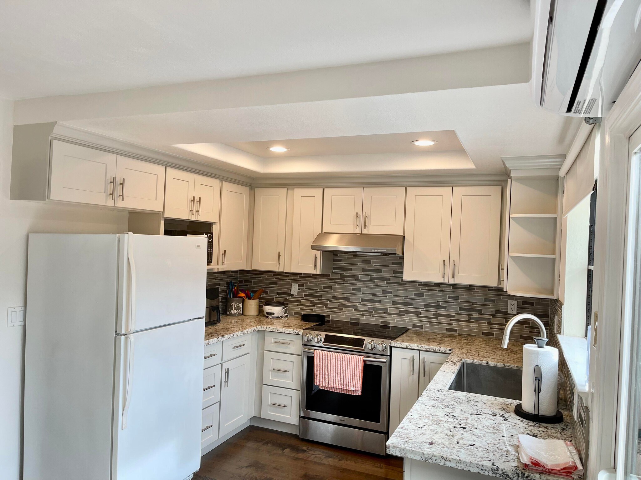 Building Photo - 870 Fremont St