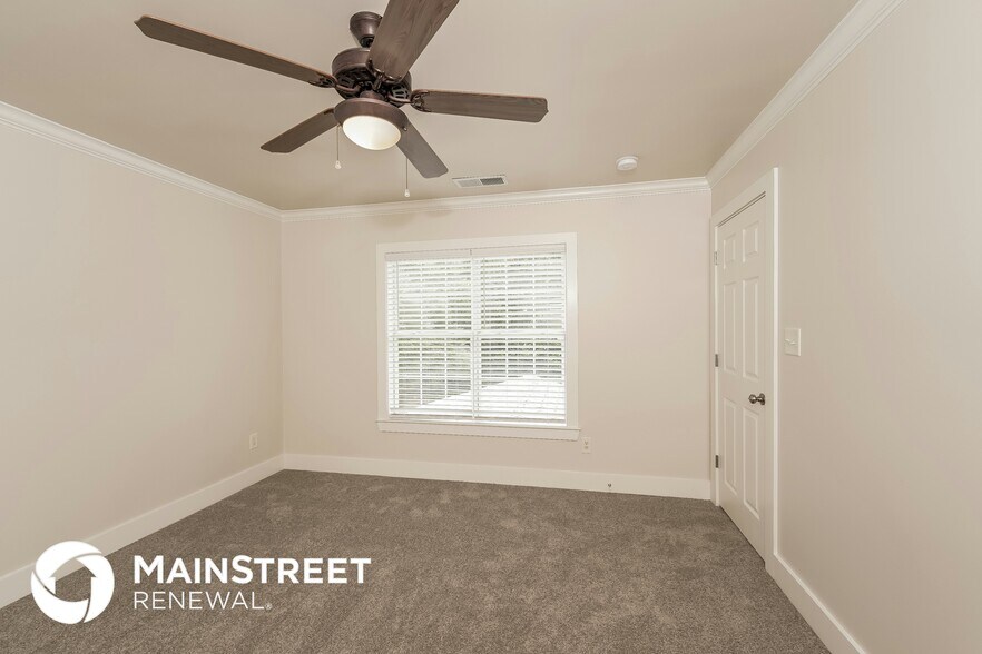 Building Photo - 6229 S Clubview Cir