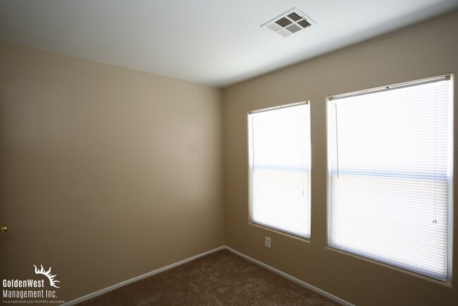 Building Photo - Beautiful Two Story 3Bdm 2.5Ba Home in Nor...