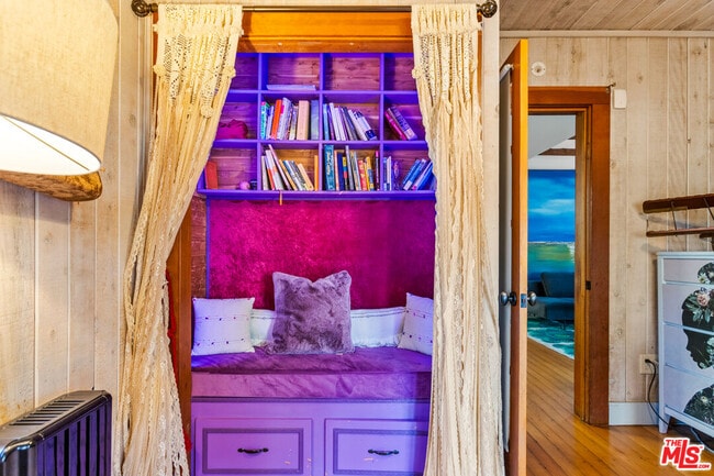 Building Photo - 416 Sherman Canal