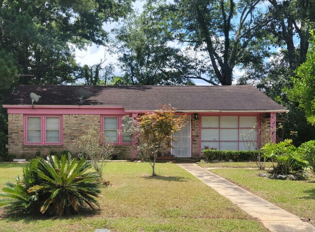 Primary Photo - 2501 Rowell St