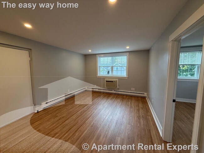 Building Photo - 132 Sherman St