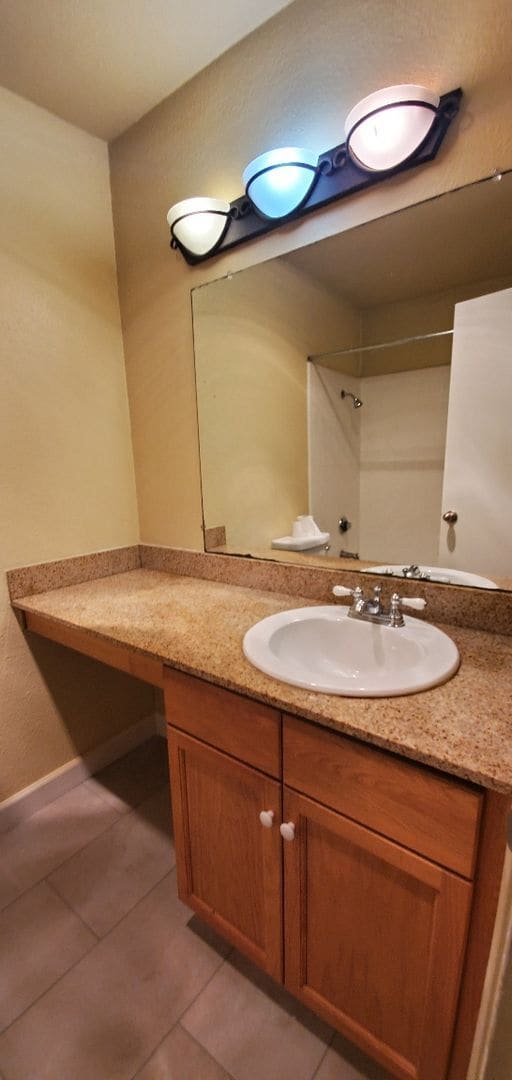Building Photo - Beautiful Updated Studio in Vallejo with Patio Community Pool Gated Complex and Secured Parking