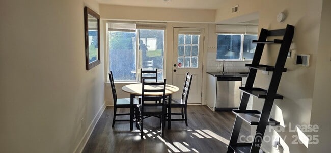 Building Photo - 310 State St