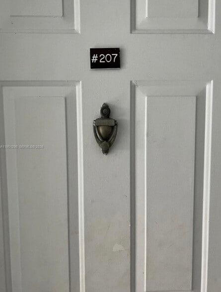 Building Photo - 20760 NE 4th Ct