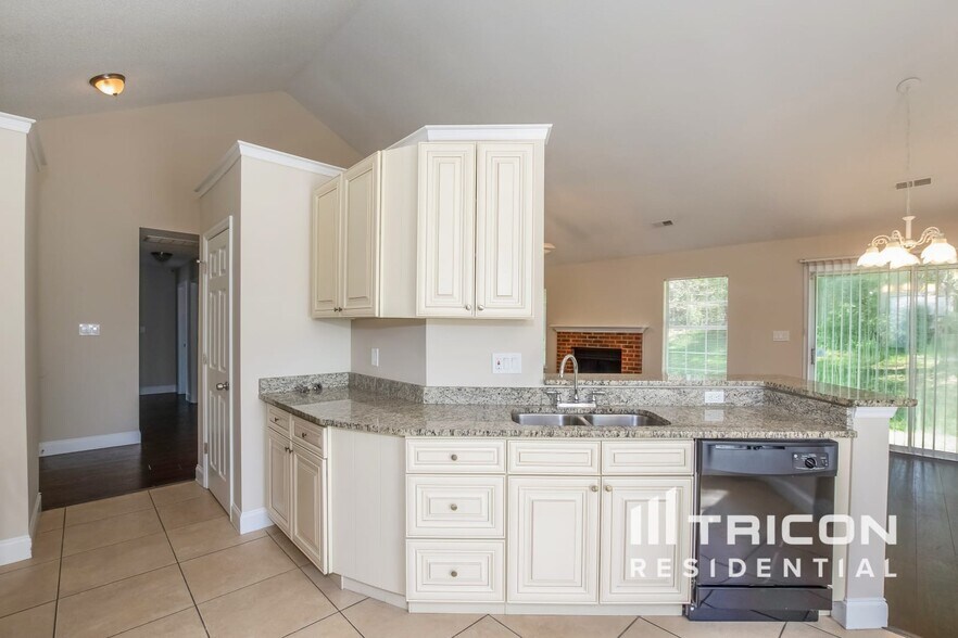 Building Photo - 3226 Twin Falls Ln