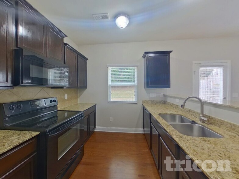 Building Photo - 7019 Carrington Pointe Dr