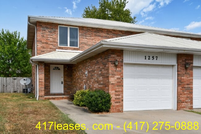 Primary Photo - 1257 E Lakewood St