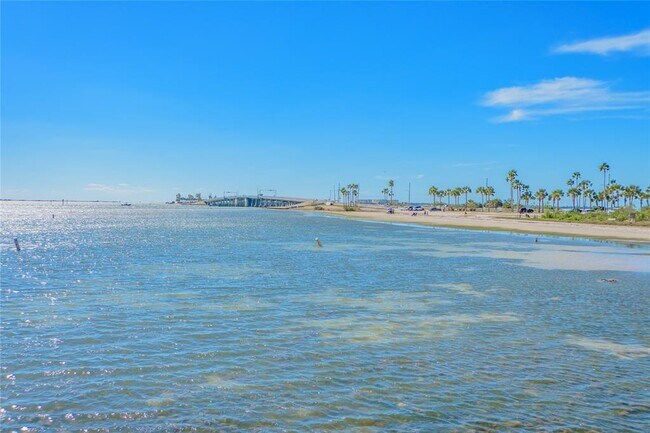 Building Photo - 2566 Gary Cir