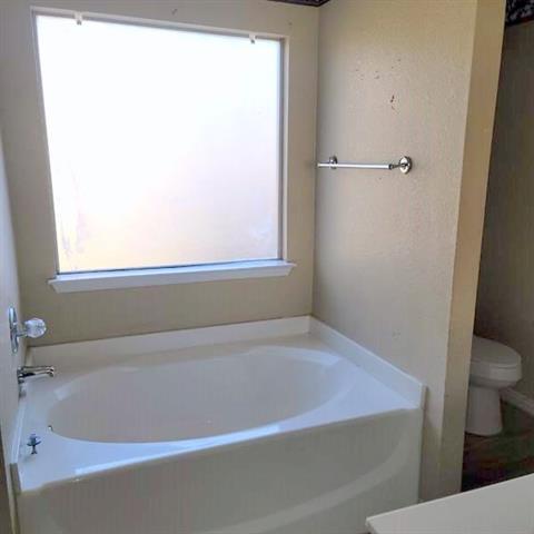 Building Photo - 920 Sierra Vista Ct