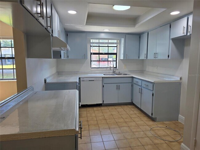 Building Photo - 10410 N Ojus Dr