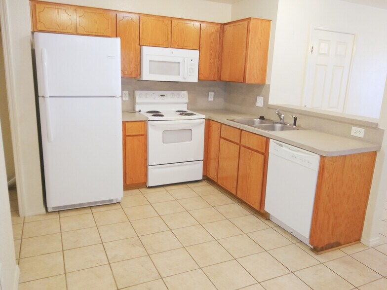 Building Photo - 4102 Pilgram Dr