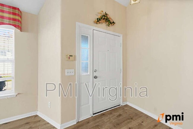 Building Photo - 1002 Nicklaus Dr