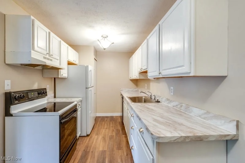 Building Photo - 26179 Raintree Blvd