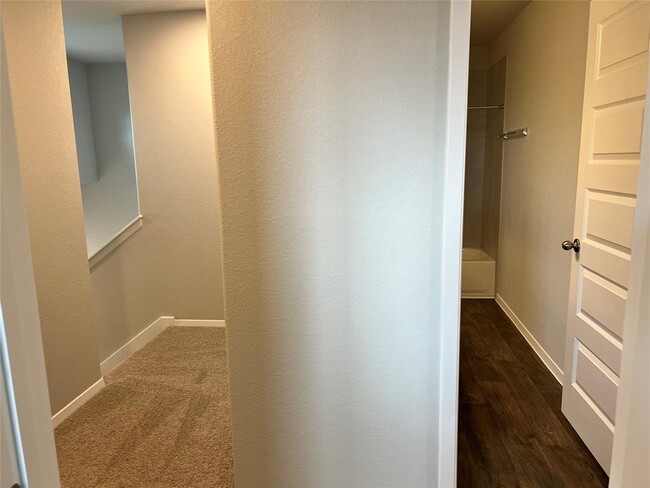 Building Photo - 229 Tall Grass Dr