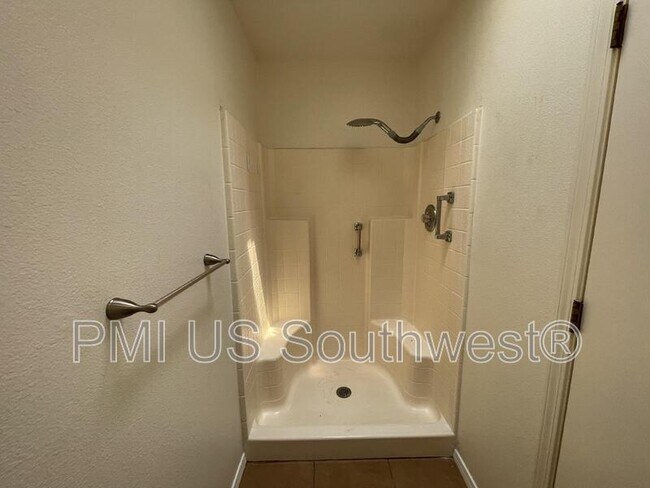 Building Photo - 3371 Sharon Ln