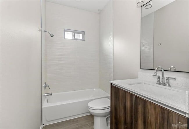 Building Photo - 1309 W Sucre Dr