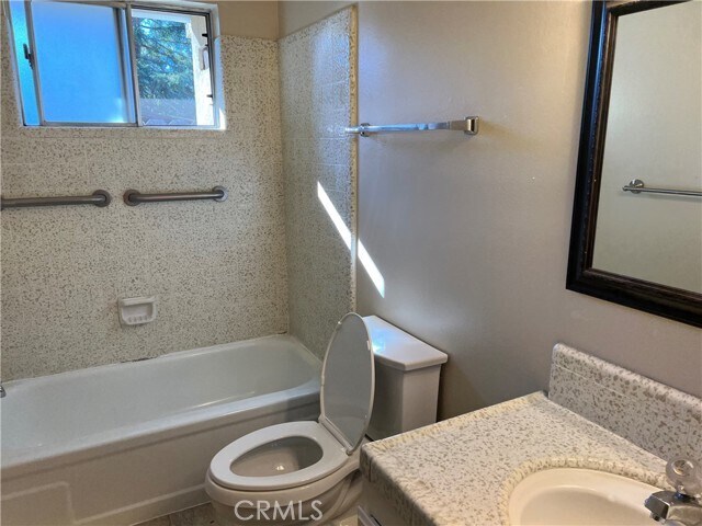 Building Photo - 18 San Gabriel Dr