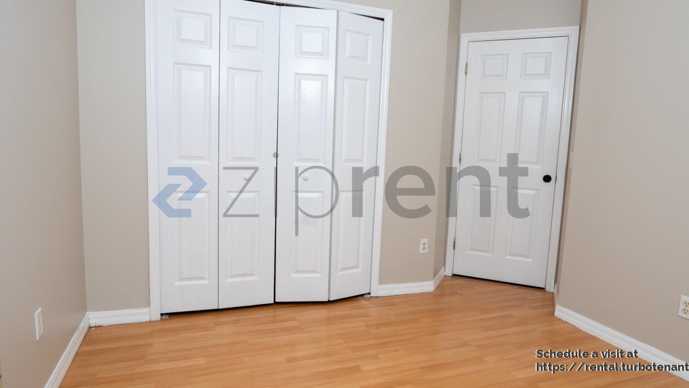 Building Photo - 3309 SW Frankford St