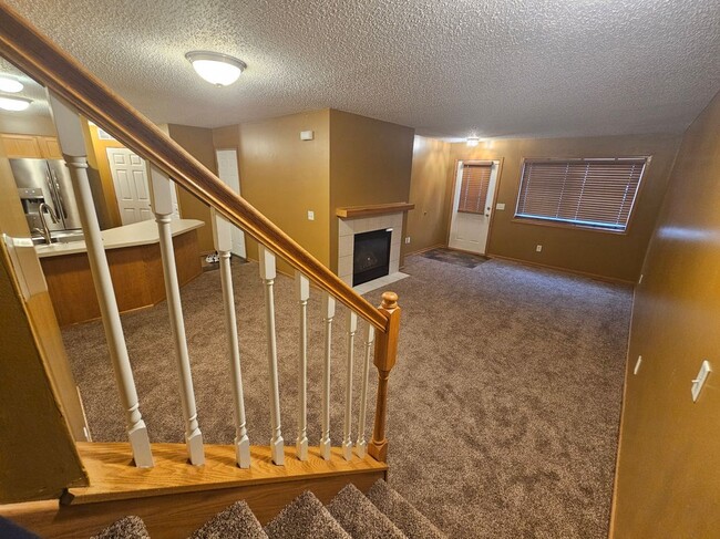 Building Photo - 2639 Yellowstone Dr