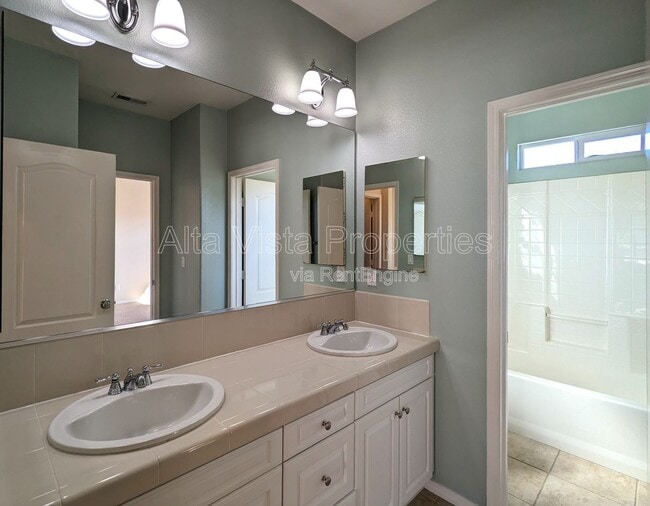 Building Photo - 8421 Kern Crescent